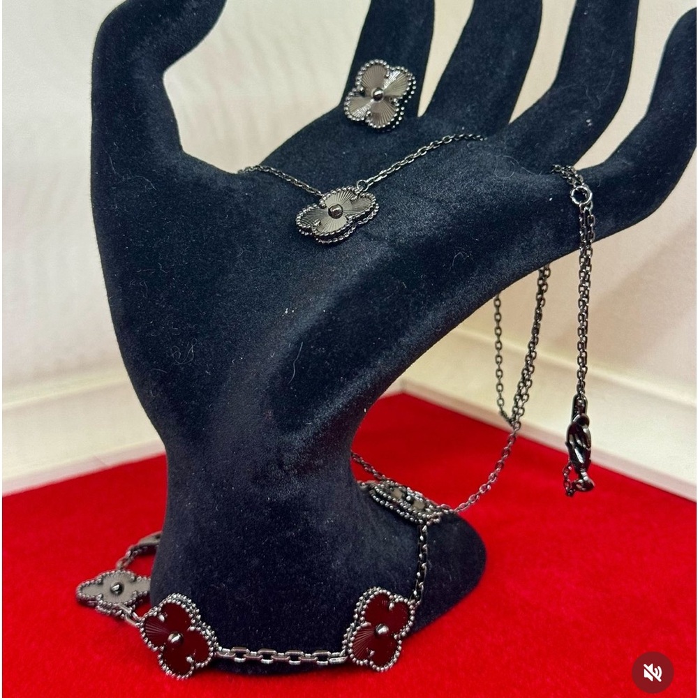 NWOT Necklace Bracelet Earrings